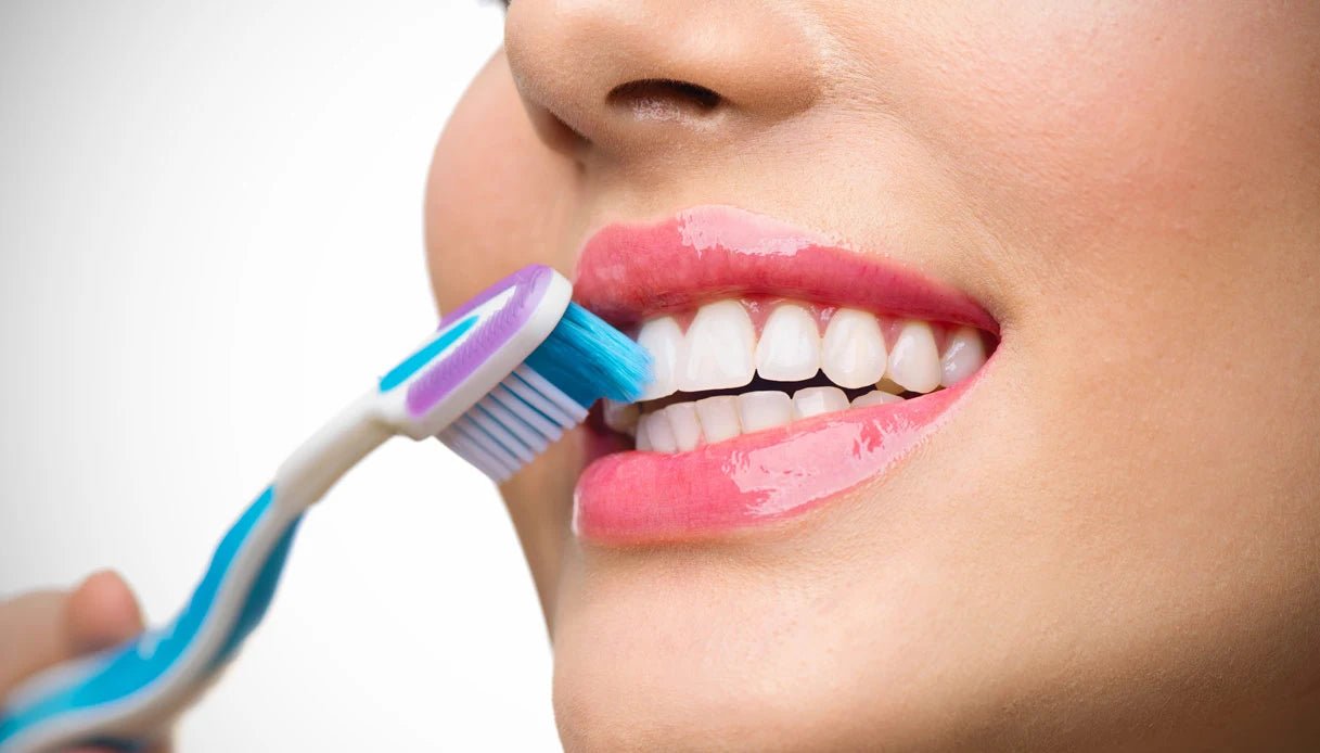 Prodotti Igiene Orale: Dentifrici, Collutori e Accessori Gengivali - Farmacia Dottor Tili